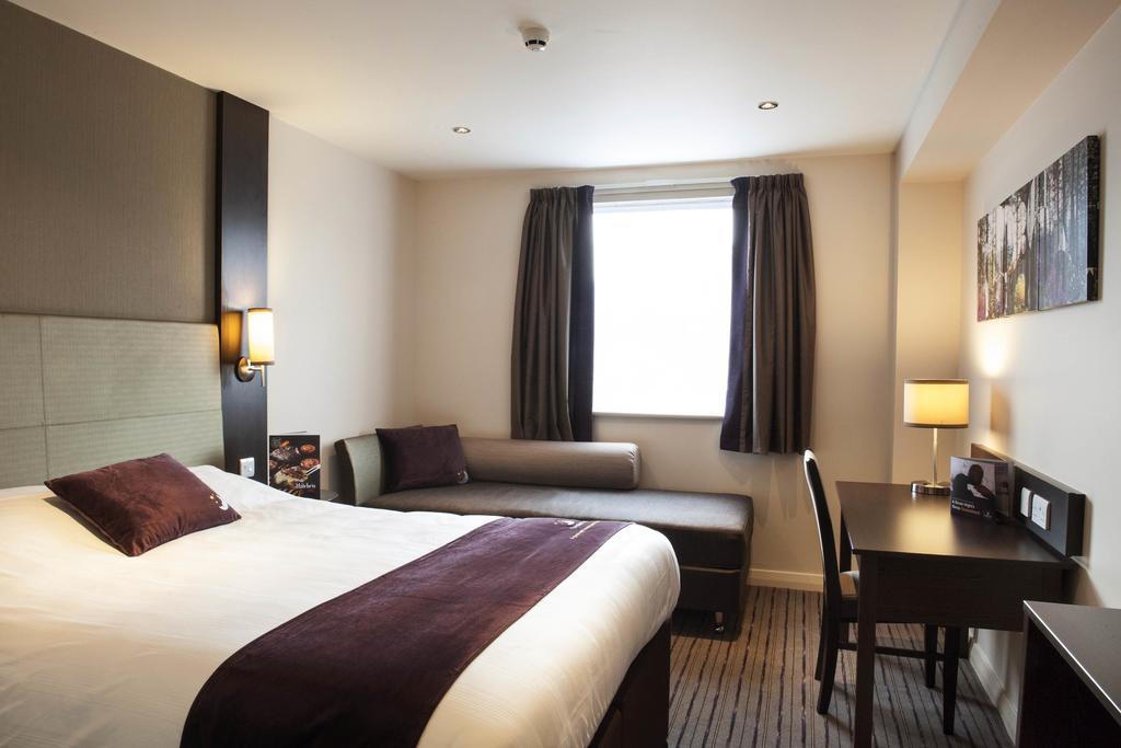 Premier Inn ดันเฟิร์มลิน ภายนอก รูปภาพ