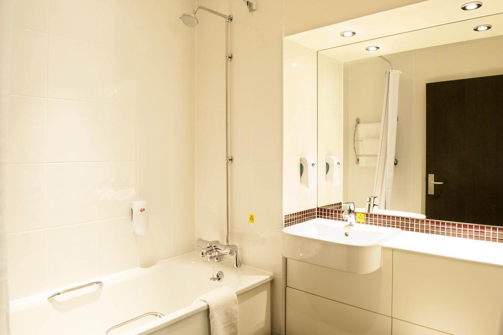 Premier Inn ดันเฟิร์มลิน ภายนอก รูปภาพ