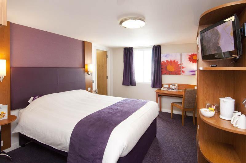 Premier Inn ดันเฟิร์มลิน ภายนอก รูปภาพ